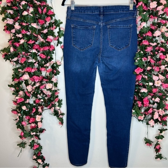 Old Navy Rockstar Medium Wash Denim Jeans Women’s Casual 10 Regular - Picture 3 of 8